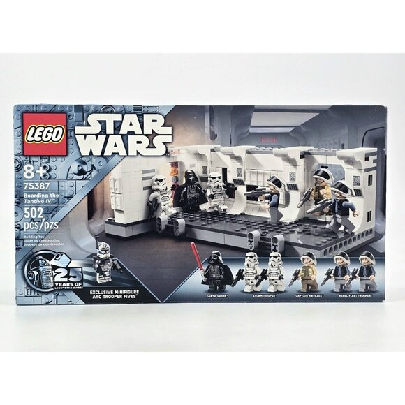 LEGO Star Wars Boarding the Tantive IV 75387 Exclusive 25th Anniversary Minifig - Picture 7 of 15